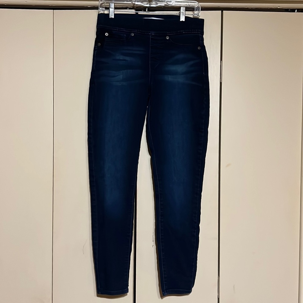 Signature Levi Strauss totally shaping pull on skinny jeans
